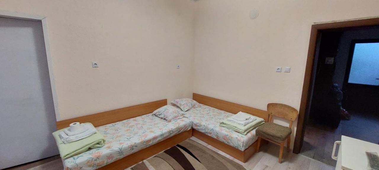 Guest House Kukera بافل بانيا المظهر الخارجي الصورة