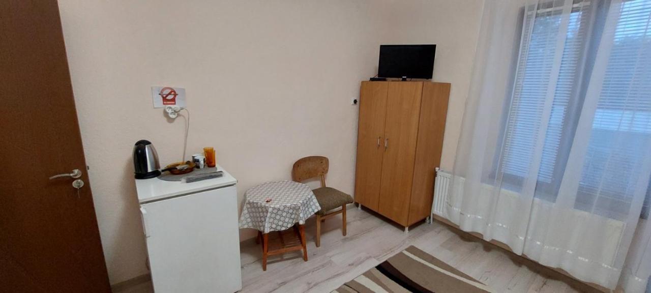 Guest House Kukera بافل بانيا المظهر الخارجي الصورة