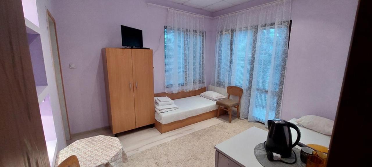 Guest House Kukera بافل بانيا المظهر الخارجي الصورة